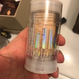 NWT Milk Makup Highlighter